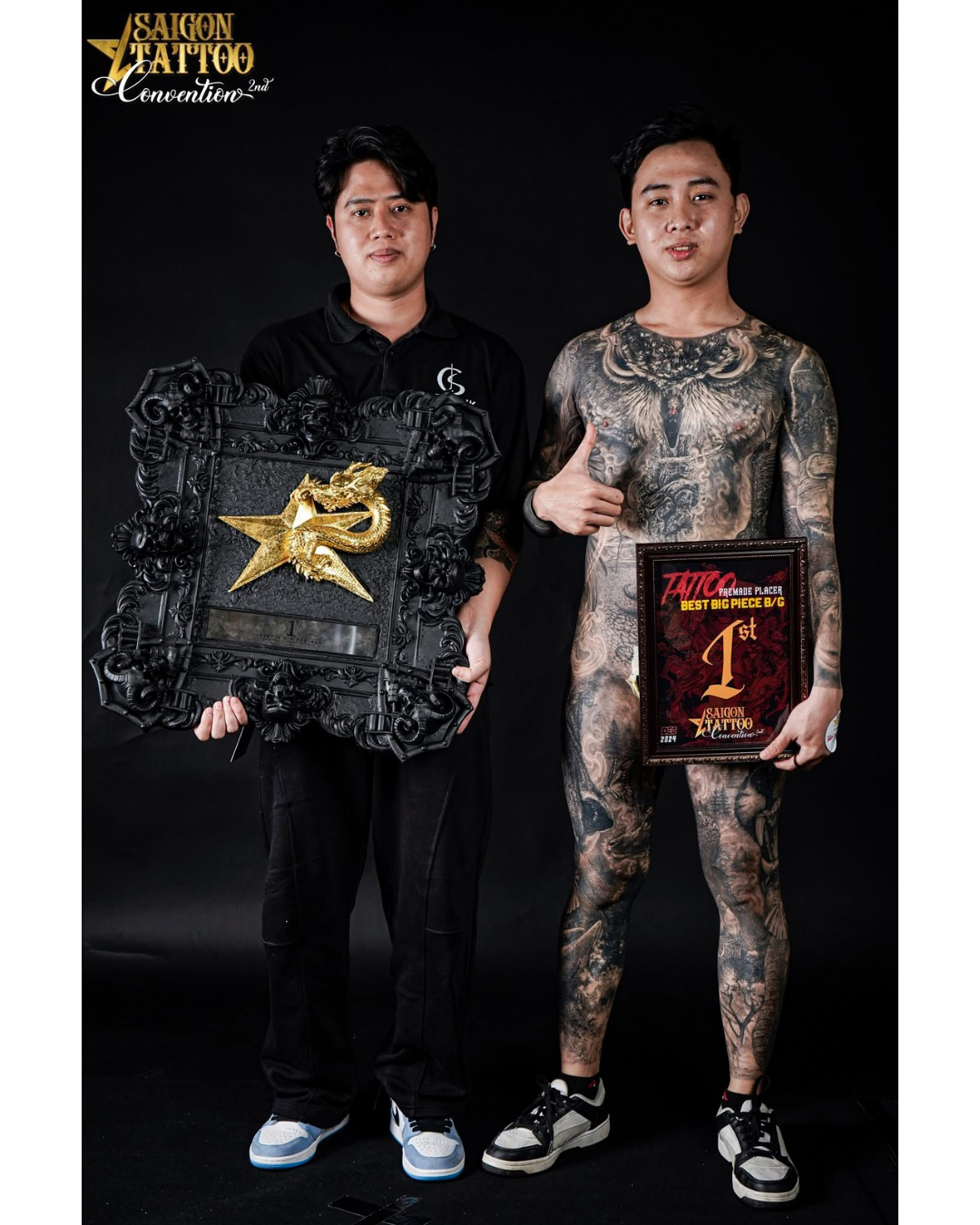 Azone Tattoo artist receiving Best Big Piece award at Saigon Tattoo Convention